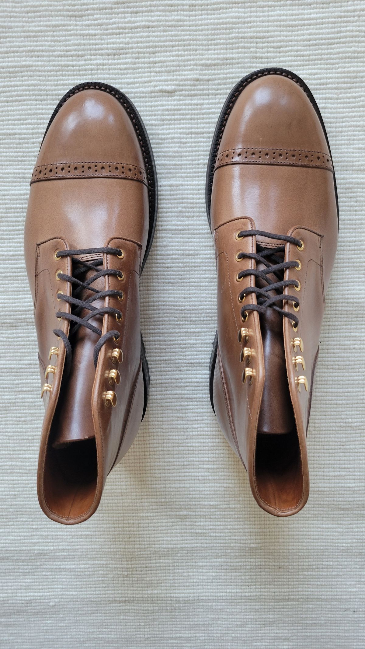 Photo by chicagosouthloop on August 31, 2025 of the Grant Stone Garrison Boot in Horween Dune Chromexcel.