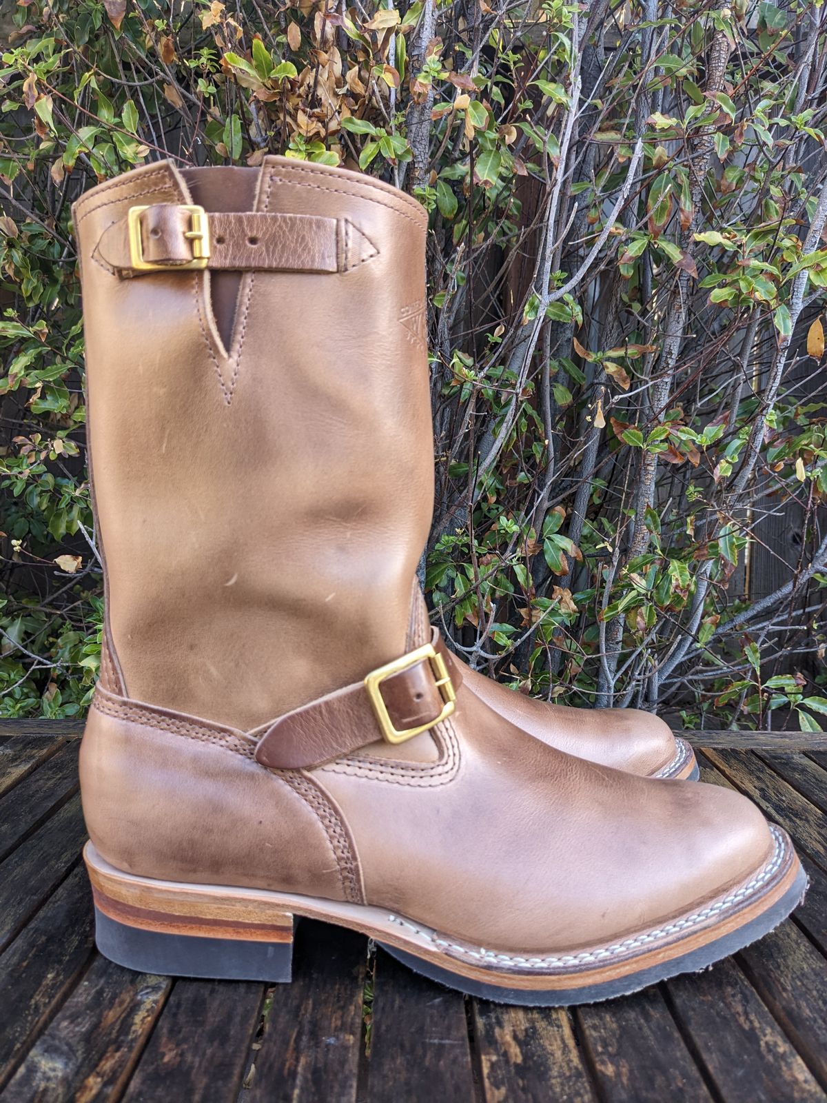 Photo by hung on November 2, 2024 of the Wesco Mister Lou in Horween Natural Chromexcel.