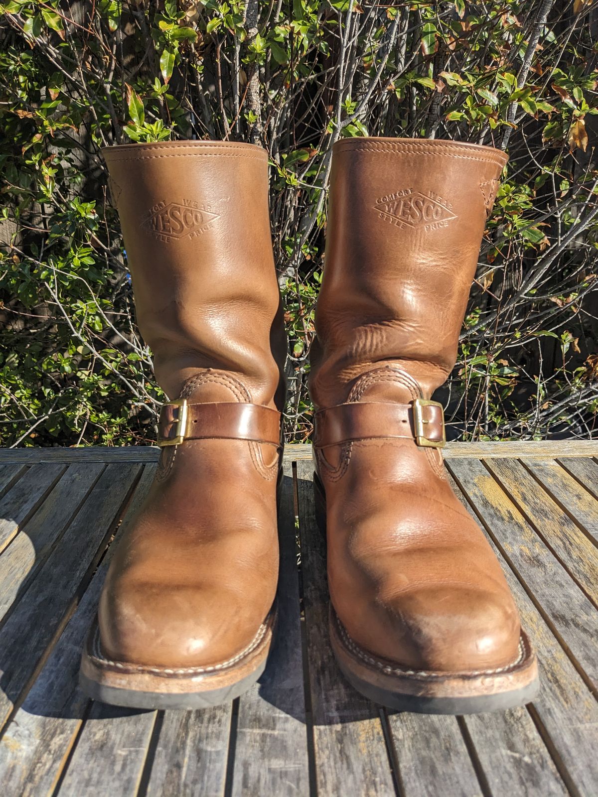 Photo by hung on December 4, 2024 of the Wesco Mister Lou in Horween Natural Chromexcel.