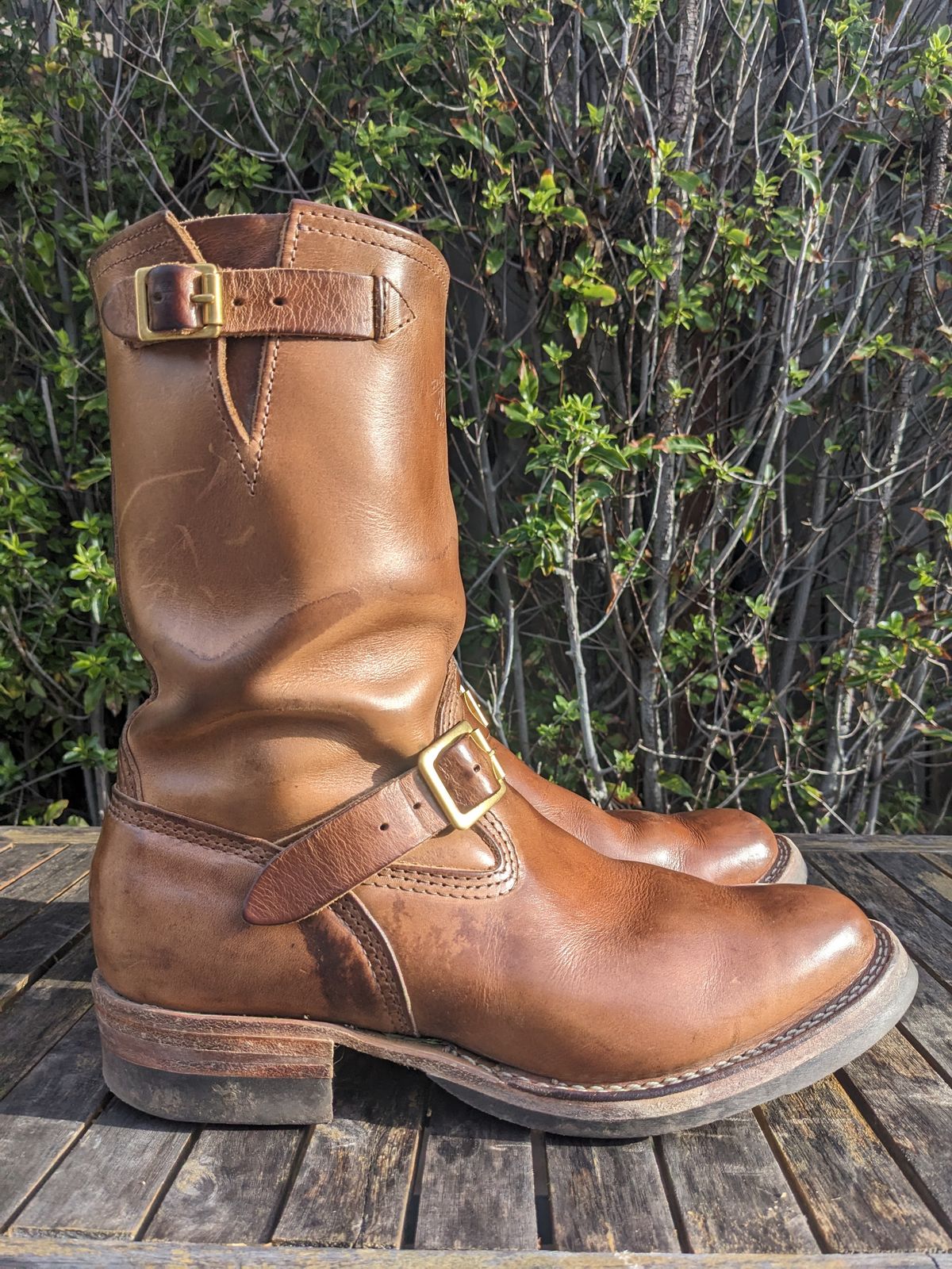 Photo by hung on January 4, 2025 of the Wesco Mister Lou in Horween Natural Chromexcel.