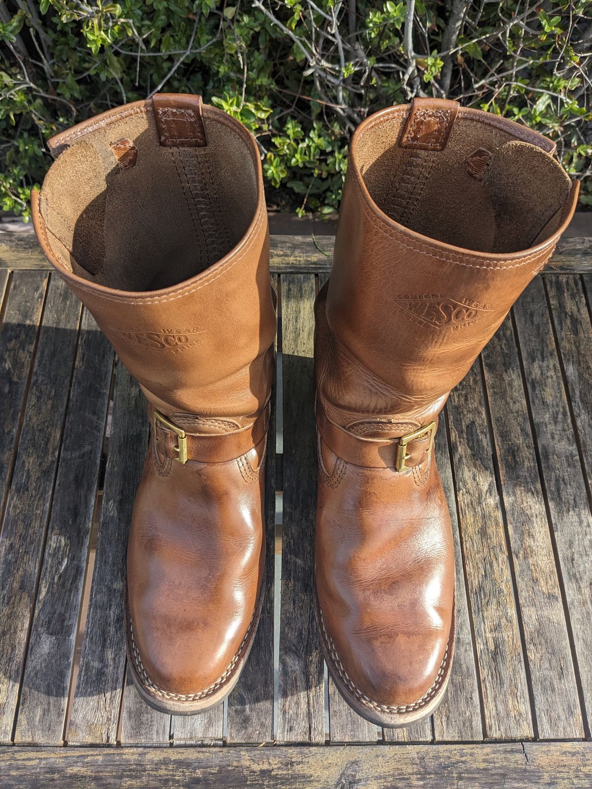Photo by hung on January 4, 2025 of the Wesco Mister Lou in Horween Natural Chromexcel.