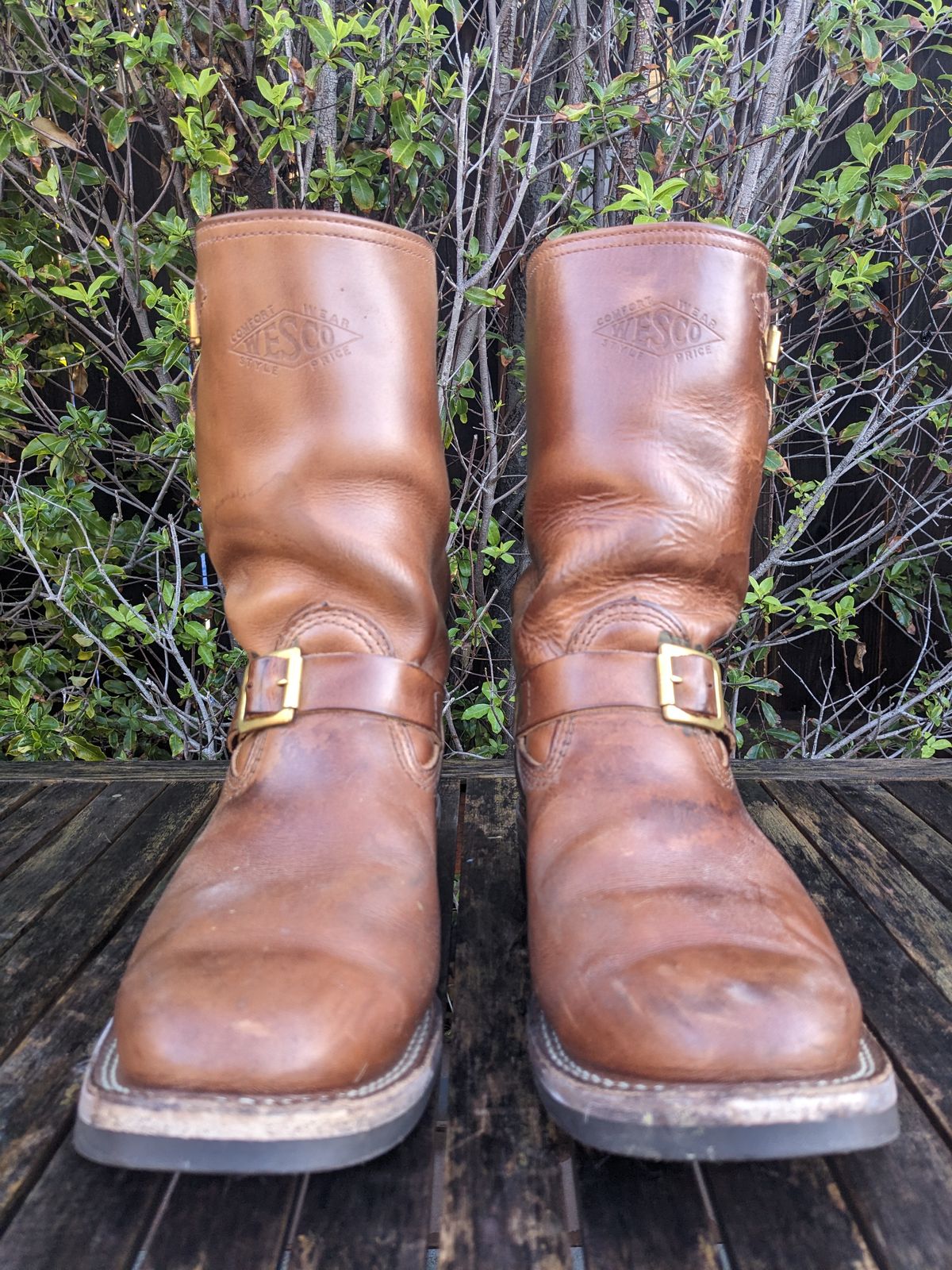 Photo by hung on February 5, 2025 of the Wesco Mister Lou in Horween Natural Chromexcel.