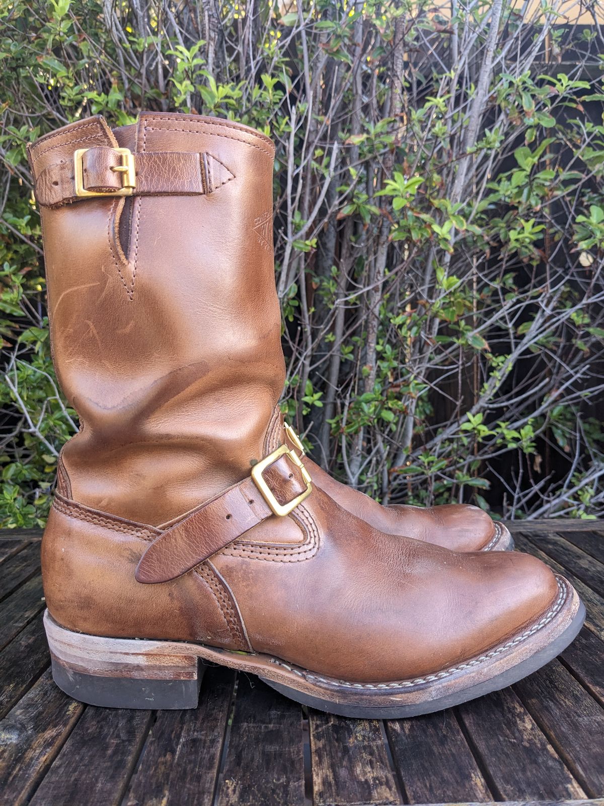 Photo by hung on February 5, 2025 of the Wesco Mister Lou in Horween Natural Chromexcel.