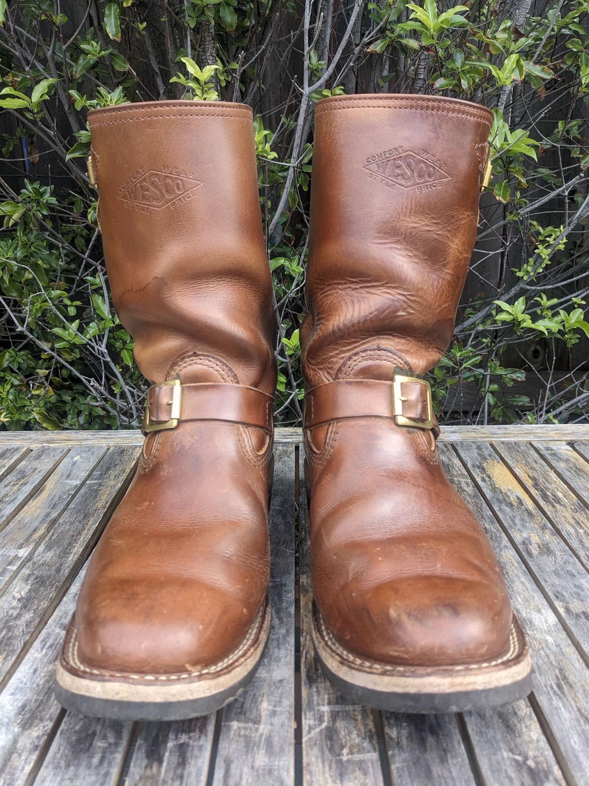 Photo by hung on March 3, 2025 of the Wesco Mister Lou in Horween Natural Chromexcel.