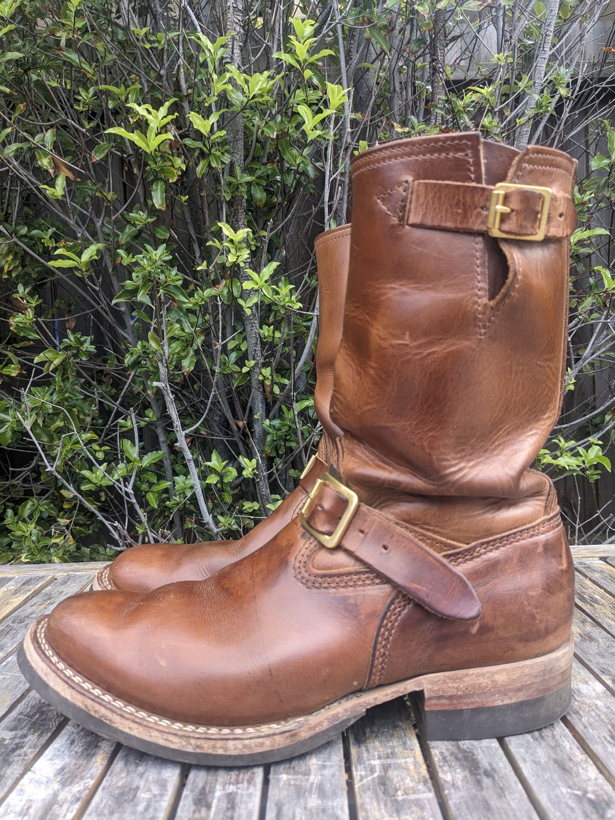 Photo by hung on March 3, 2025 of the Wesco Mister Lou in Horween Natural Chromexcel.
