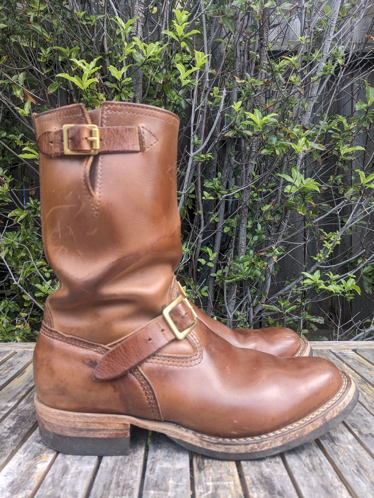 Photo by hung on March 3, 2025 of the Wesco Mister Lou in Horween Natural Chromexcel.