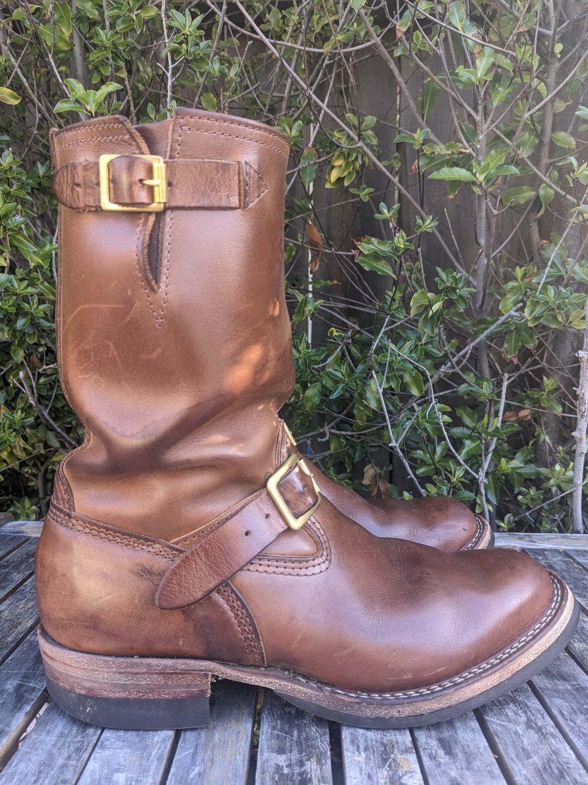 Photo by hung on April 3, 2025 of the Wesco Mister Lou in Horween Natural Chromexcel.