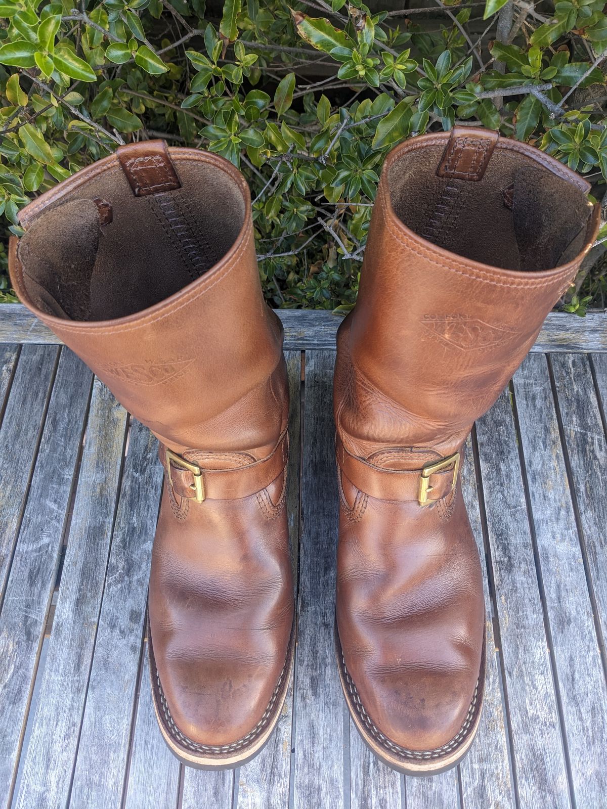 Photo by hung on April 3, 2025 of the Wesco Mister Lou in Horween Natural Chromexcel.