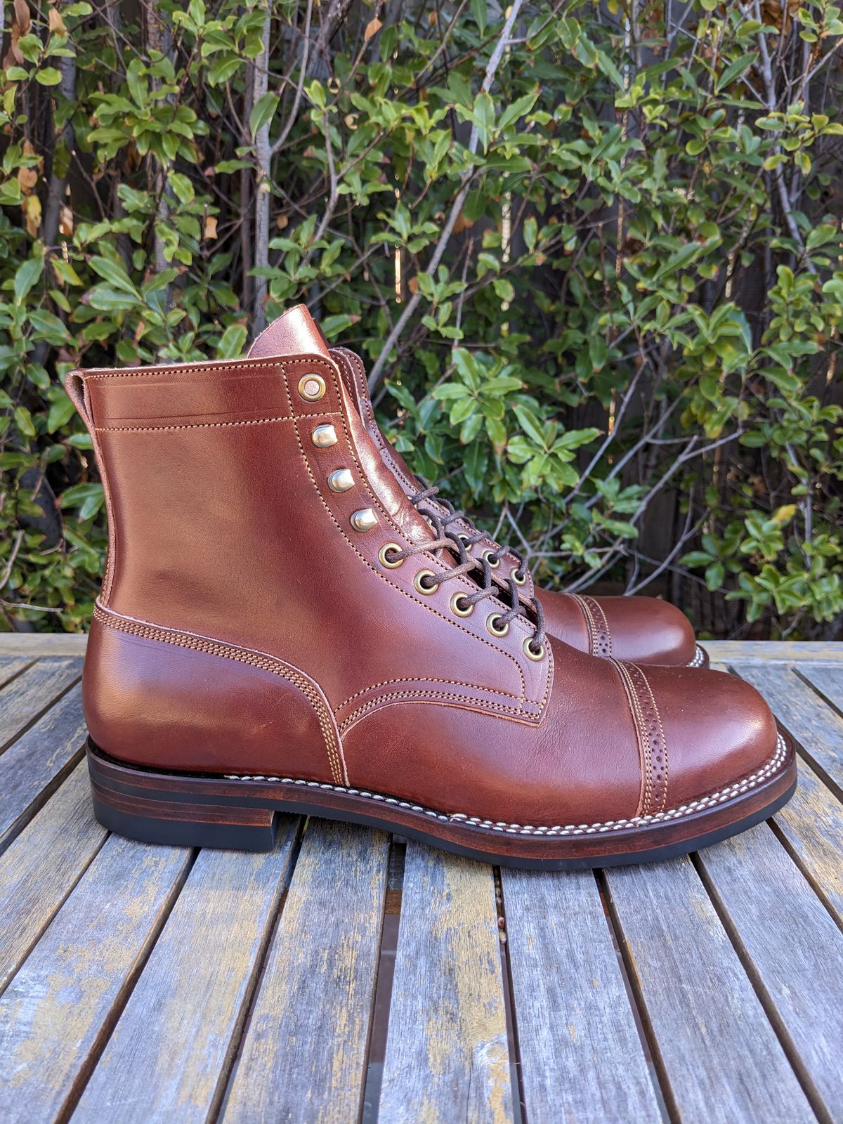 Photo by hung on November 1, 2023 of the Onderhoud SBC01 in Wickett & Craig Medium Brown Traditional Harness.