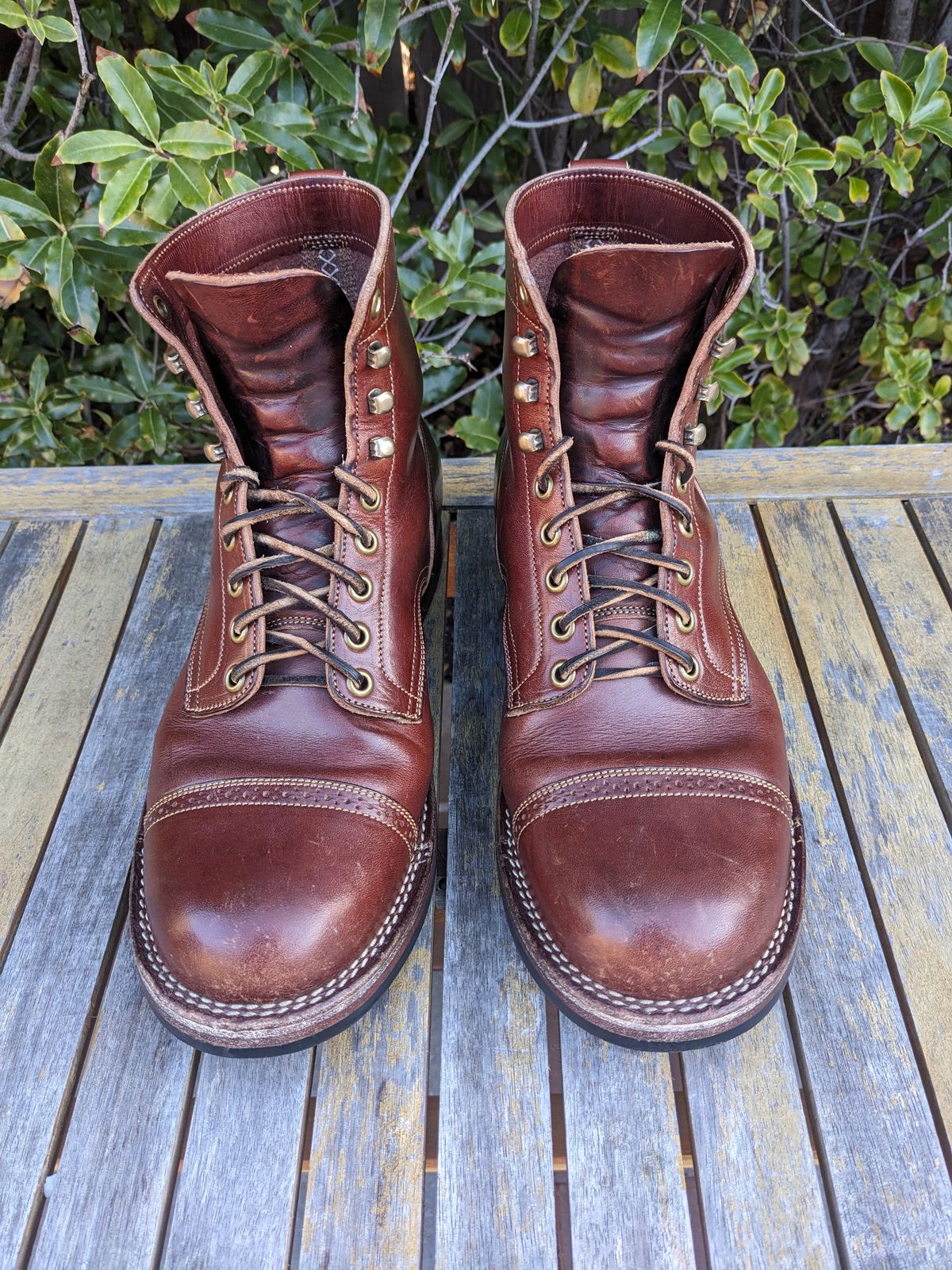 Photo by hung on December 1, 2023 of the Onderhoud SBC01 in Wickett & Craig Medium Brown Traditional Harness.