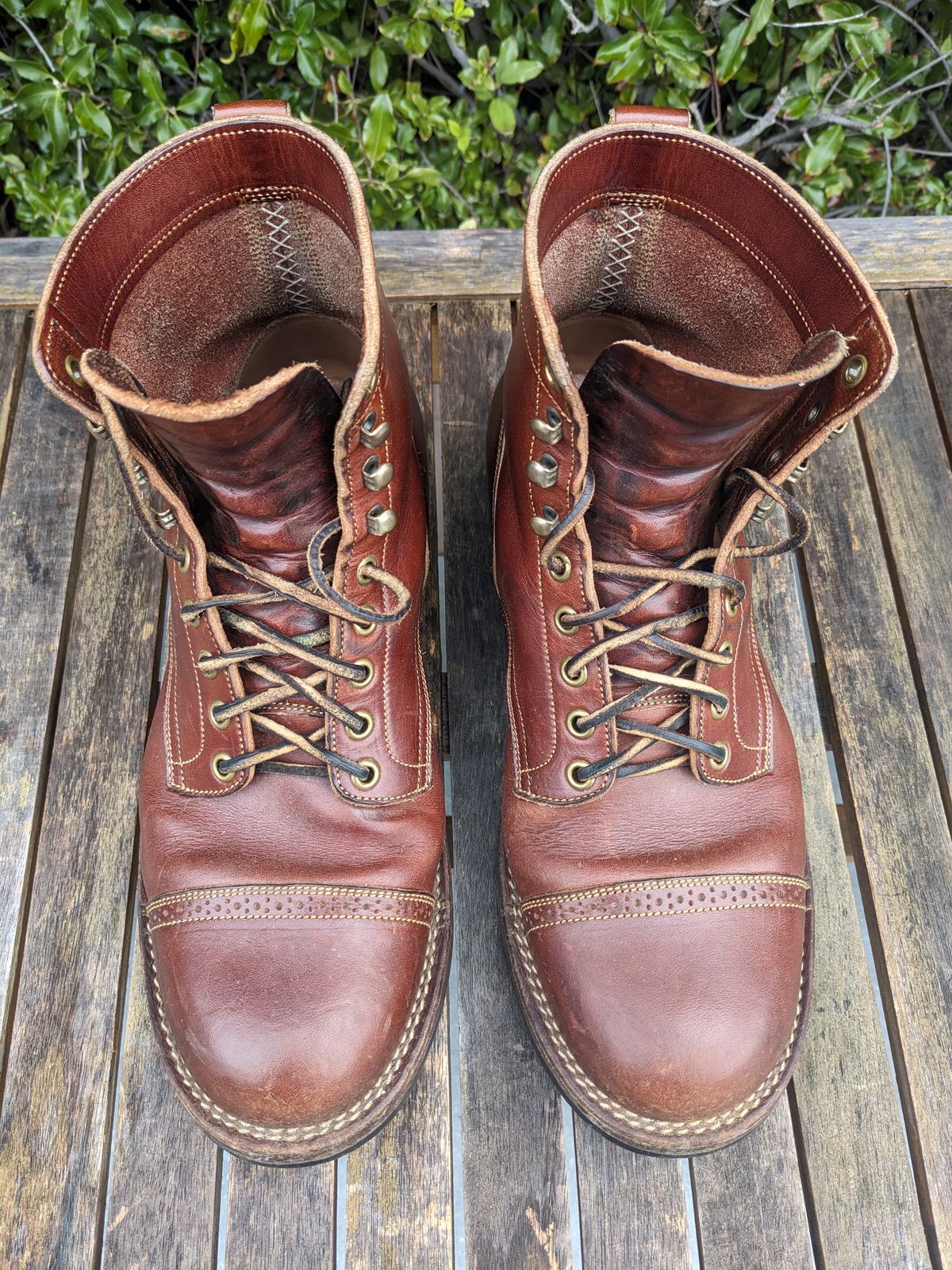 Photo by hung on February 3, 2024 of the Onderhoud SBC01 in Wickett & Craig Medium Brown Traditional Harness.