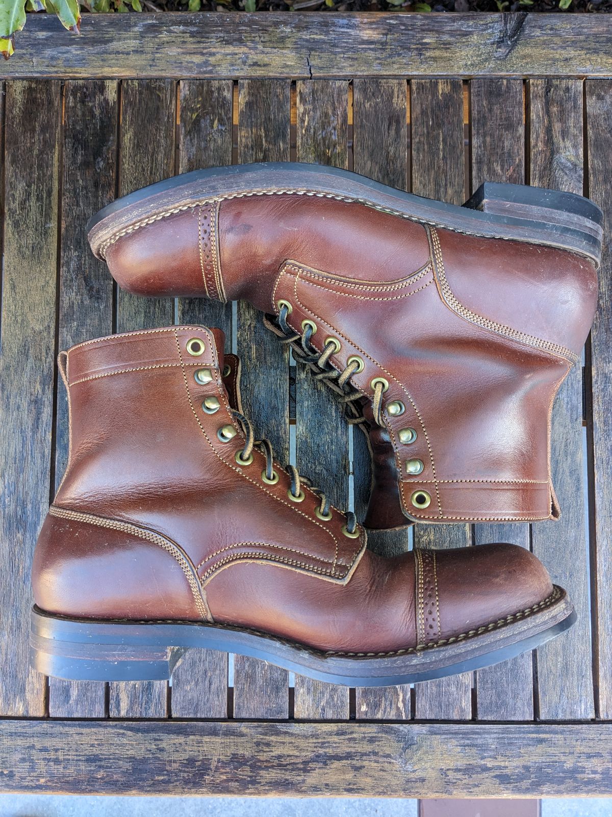 Photo by hung on March 4, 2024 of the Onderhoud SBC01 in Wickett & Craig Medium Brown Traditional Harness.