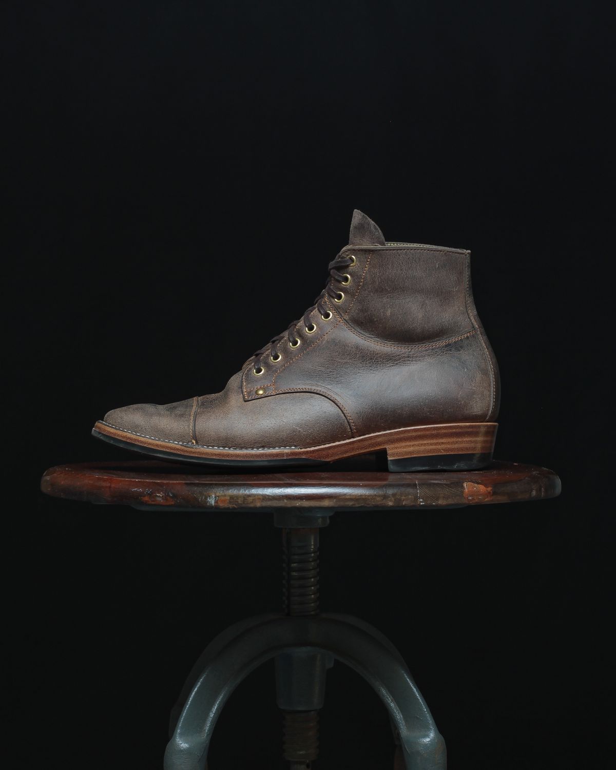 Photo by ahuebner on November 5, 2024 of the Iron Boots x Østmo Type 1 in Gallun Charcoal Teton Stag.