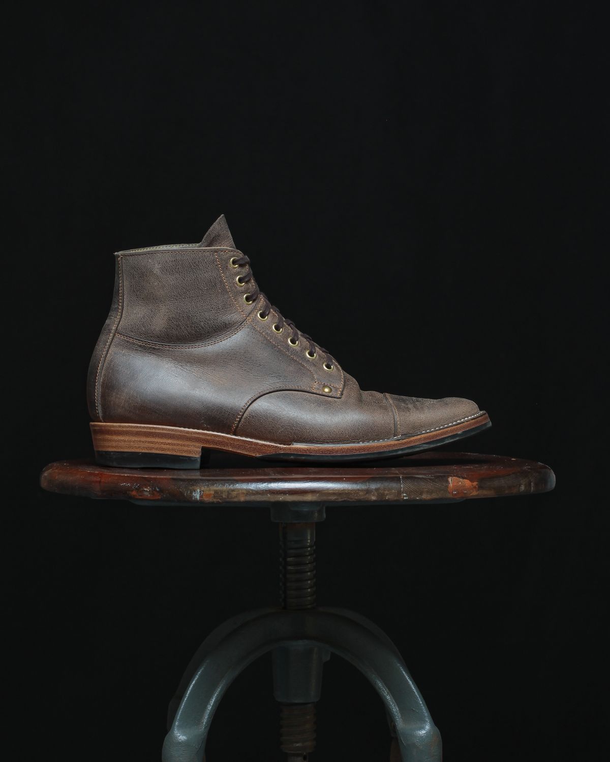 Photo by ahuebner on November 5, 2024 of the Iron Boots x Østmo Type 1 in Gallun Charcoal Teton Stag.