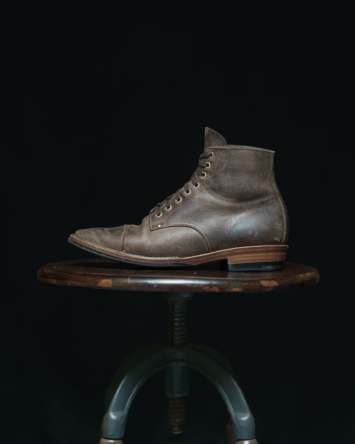 Photo by ahuebner on December 4, 2024 of the Iron Boots x Østmo Type 1 in Gallun Charcoal Teton Stag.