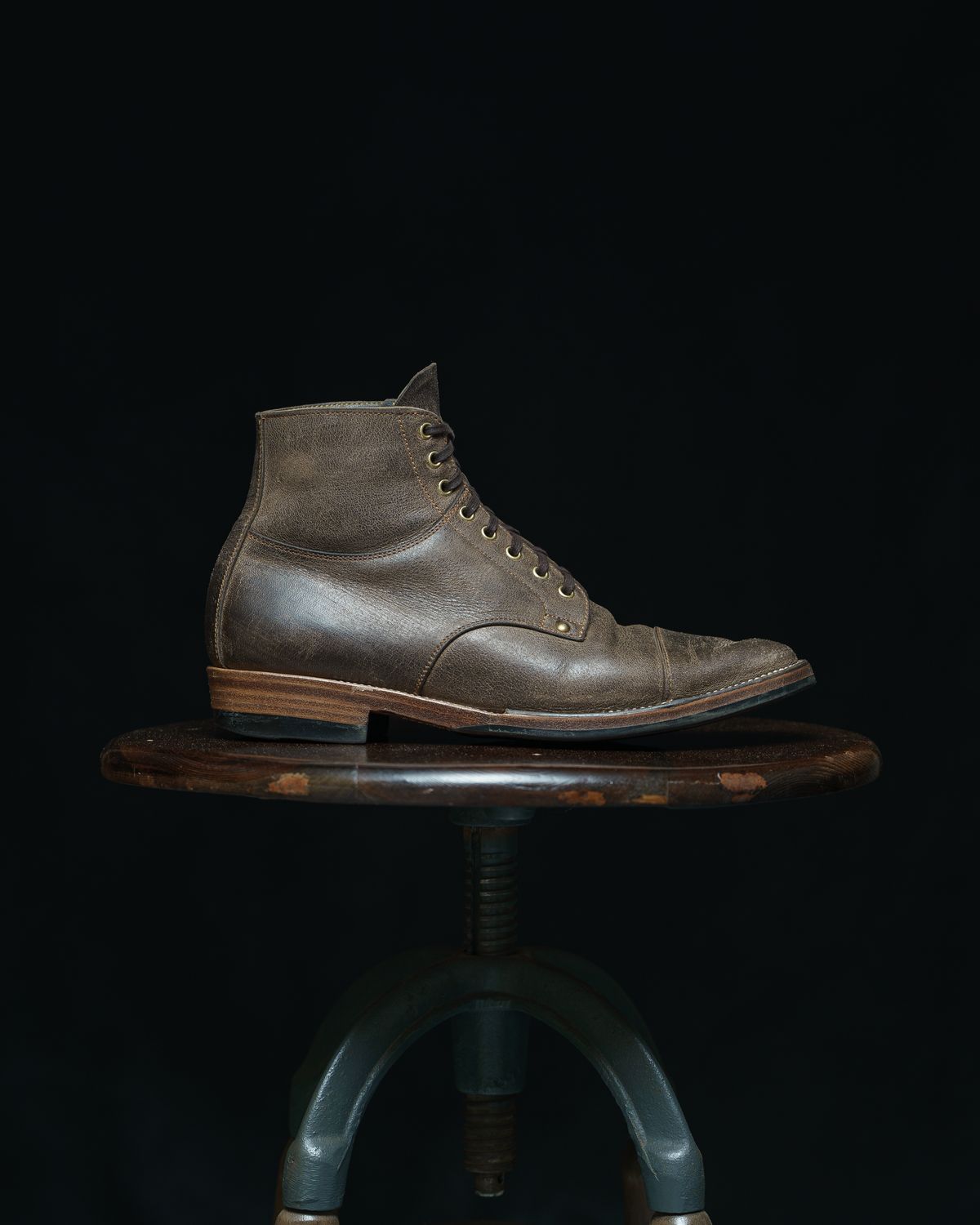 Photo by ahuebner on December 4, 2024 of the Iron Boots x Østmo Type 1 in Gallun Charcoal Teton Stag.