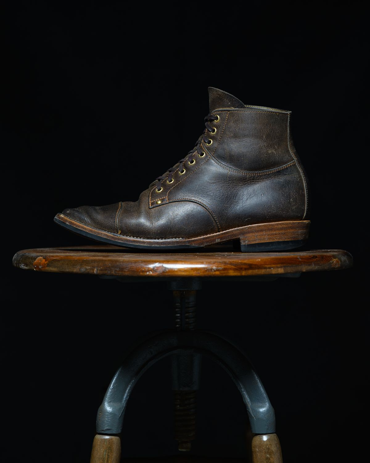 Photo by ahuebner on March 3, 2025 of the Iron Boots x Østmo Type 1 in Gallun Charcoal Teton Stag.