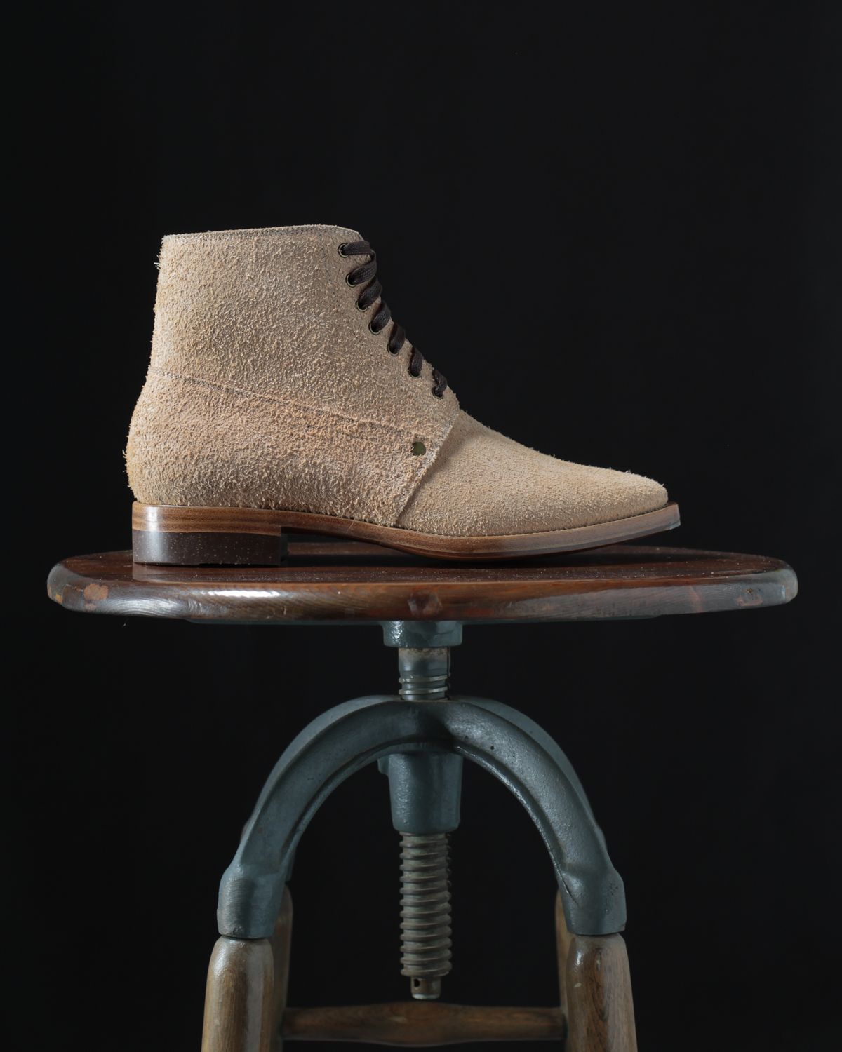 Photo by ahuebner on October 6, 2023 of the WM1978 French Army Boot in Tochigi Natural Roughout.