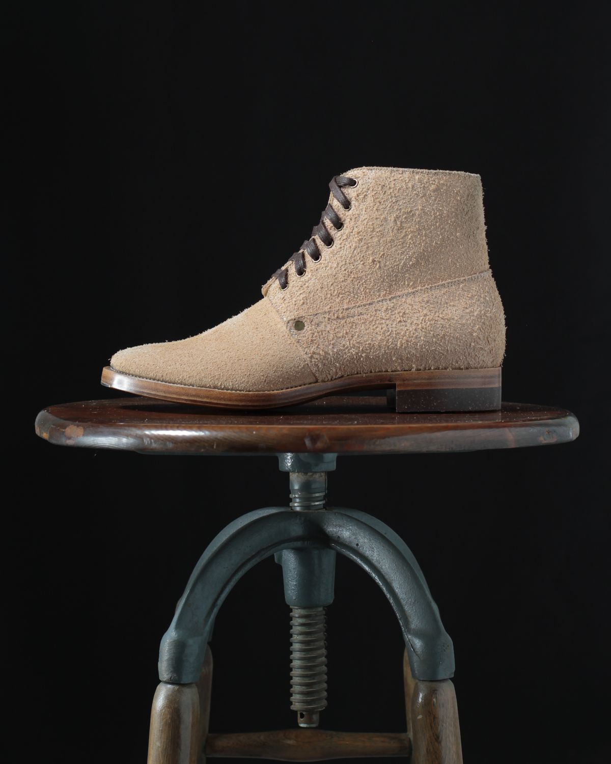 Photo by ahuebner on October 6, 2023 of the WM1978 French Army Boot in Tochigi Natural Roughout.