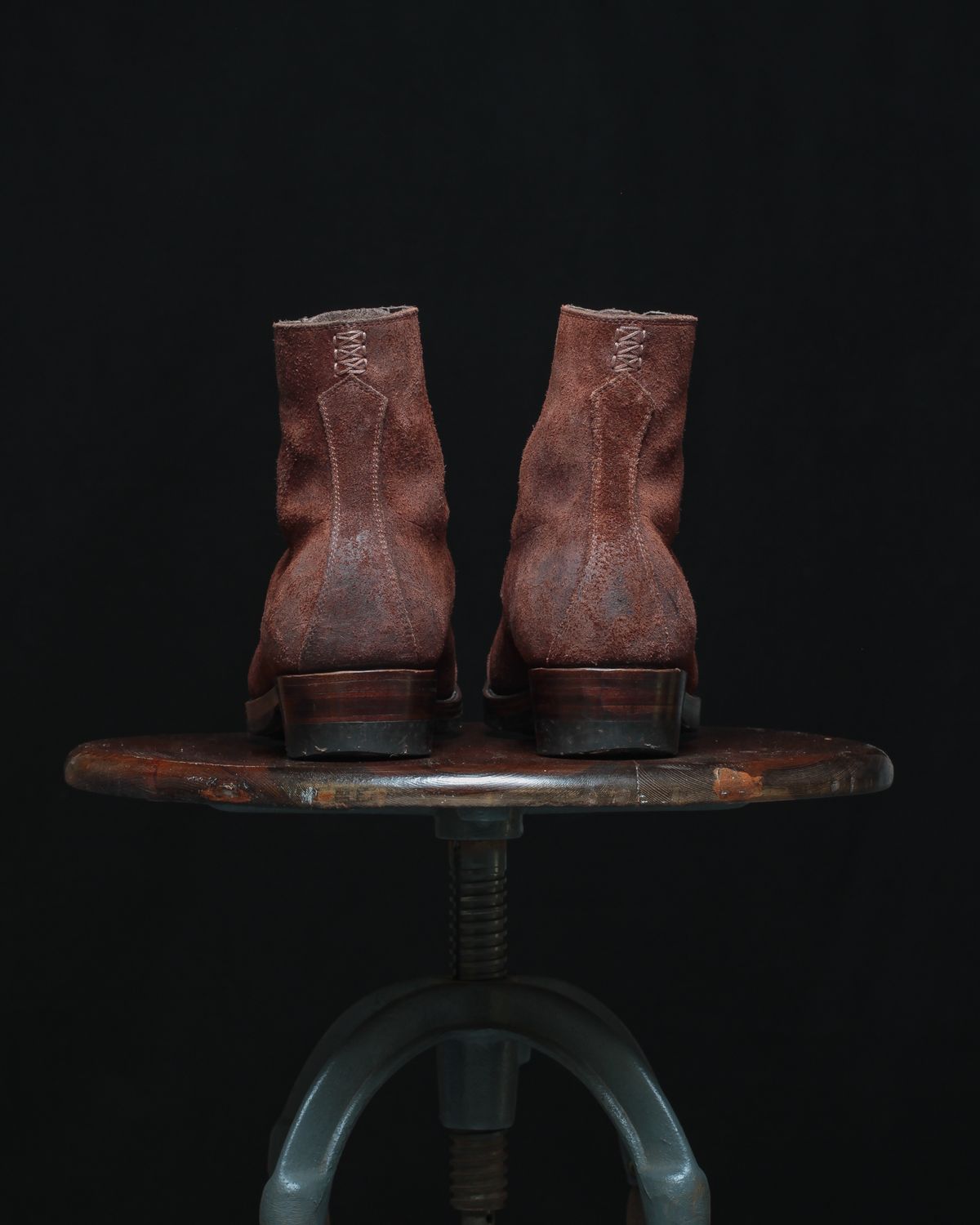 Photo by ahuebner on November 5, 2024 of the WM1978 Garrison Boot in C.F. Stead Amber Brown Waxed Rappelo Calf Roughout.