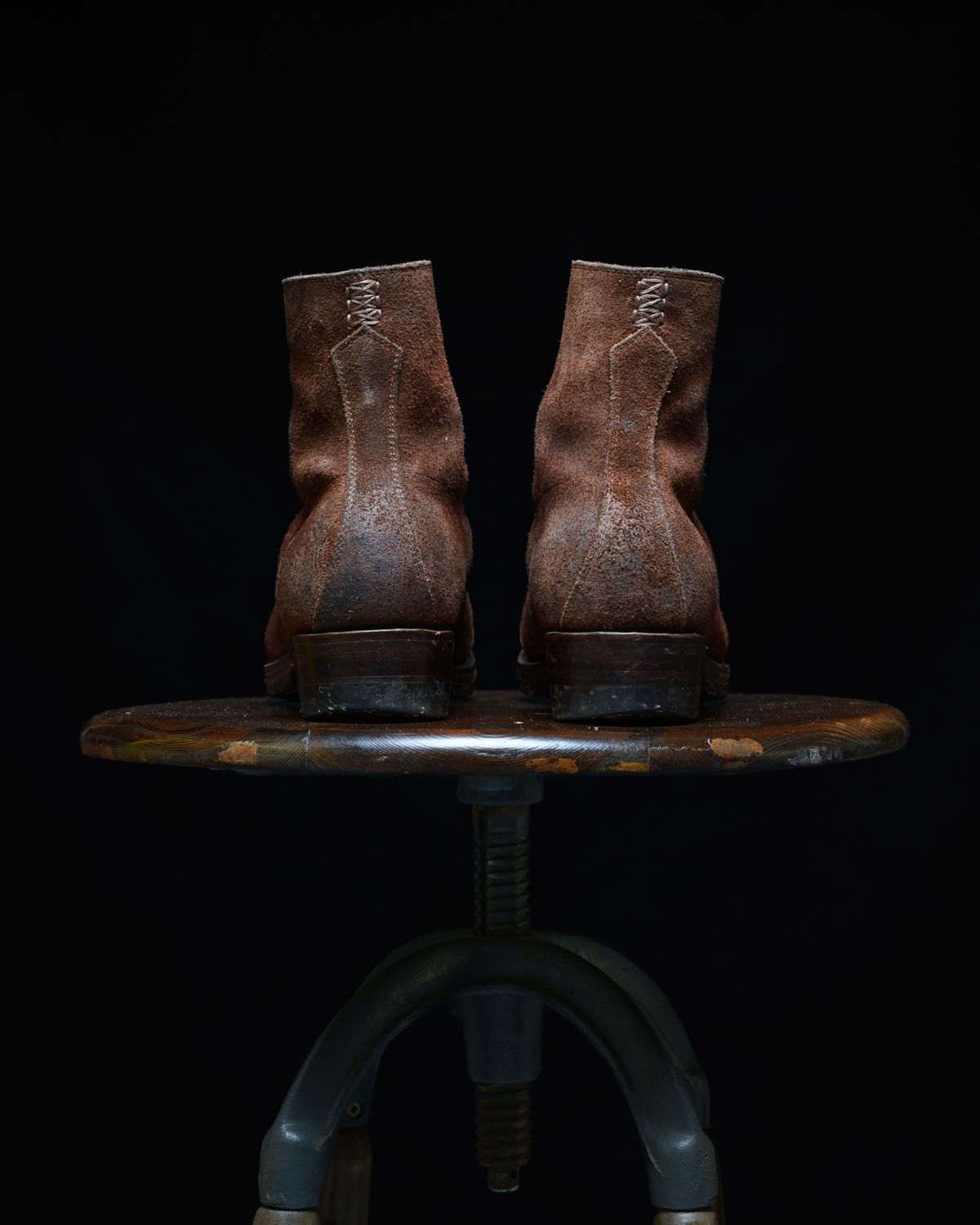 Photo by ahuebner on January 1, 2025 of the WM1978 Garrison Boot in C.F. Stead Amber Brown Waxed Rappelo Calf Roughout.