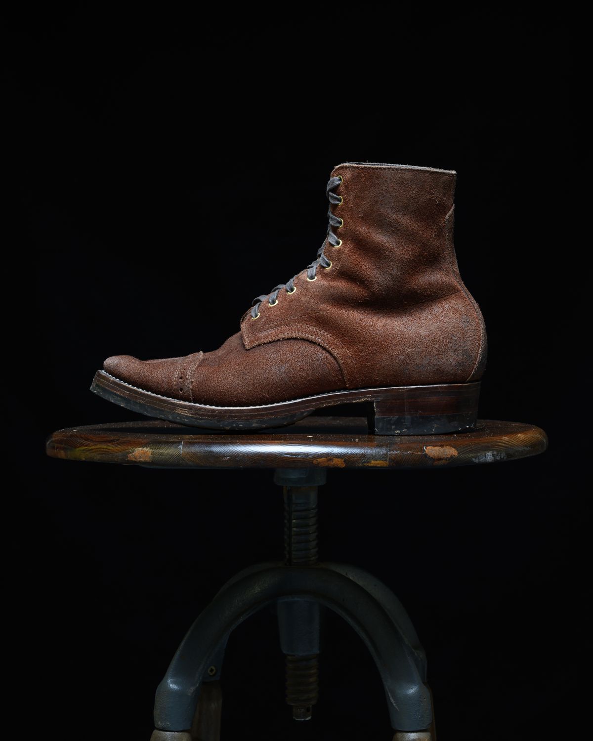 Photo by ahuebner on January 1, 2025 of the WM1978 Garrison Boot in C.F. Stead Amber Brown Waxed Rappelo Calf Roughout.