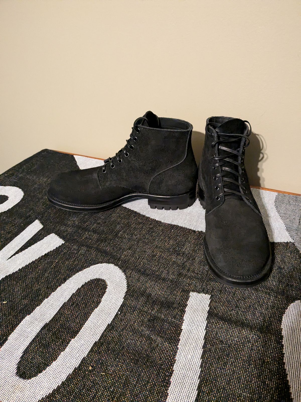 Photo by a_null89 on June 26, 2024 of the Viberg Service Boot in Seidel Black Oil Tan Roughout.