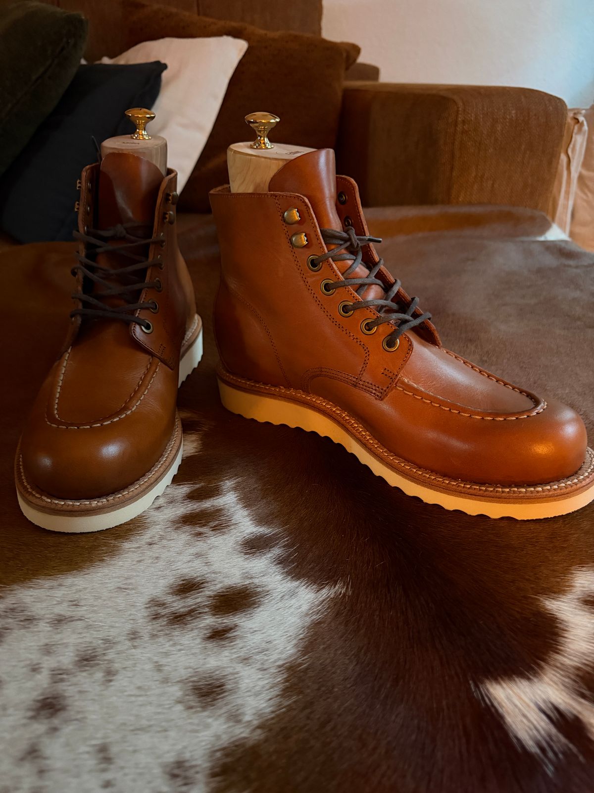 Photo by ComonomoC on January 20, 2026 of the Grant Stone Brass Boot in Badalassi Carlo Saddle Tan Minerva.