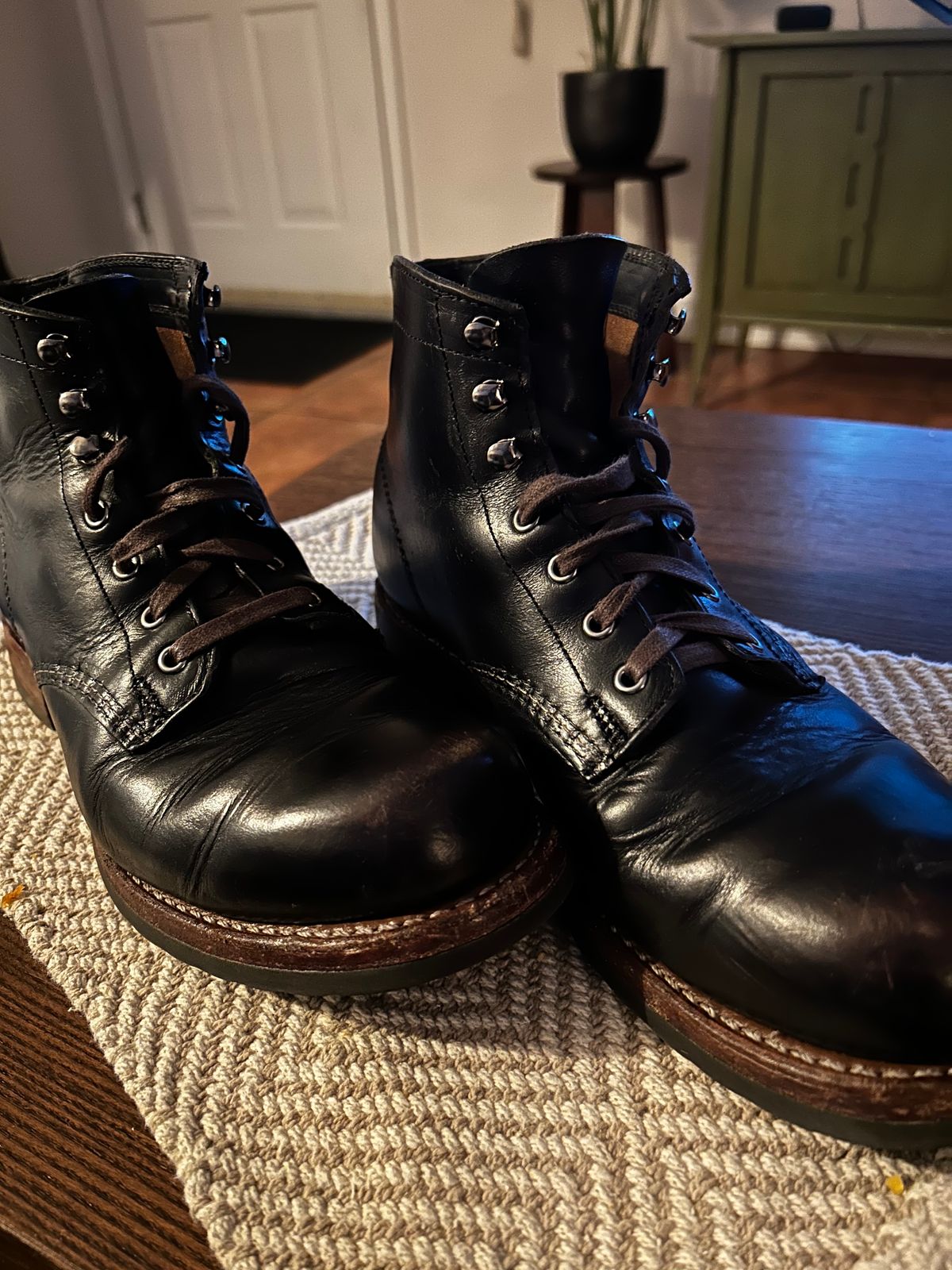 Photo by ComonomoC on October 3, 2023 of the Wolverine 1000 Mile Plain-Toe Boot in Horween Black Teacore Chromexcel.