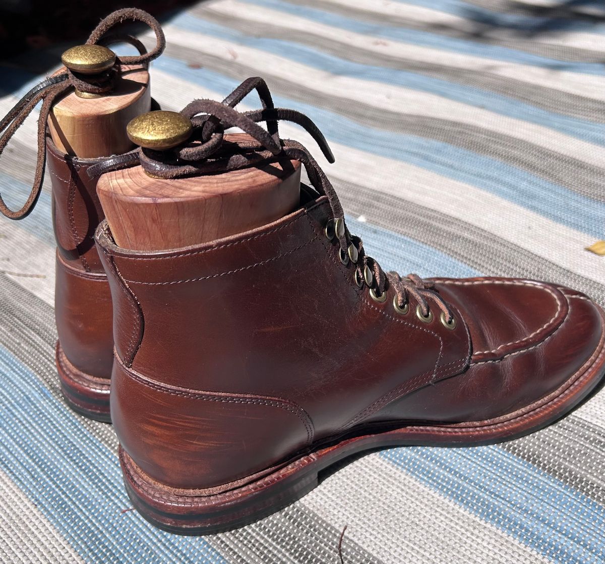 Photo by ComonomoC on May 31, 2024 of the Grant Stone Ottawa Boot in Horween Crimson Chromexcel.