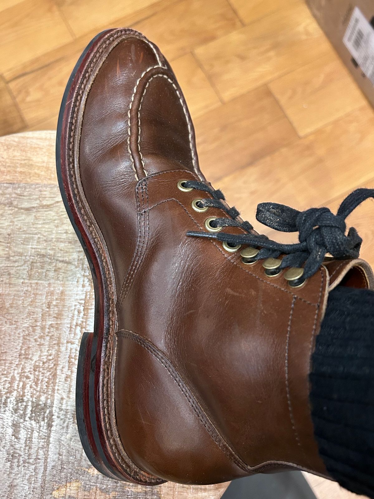 Photo by ComonomoC on May 11, 2023 of the Grant Stone Ottawa Boot in Horween Crimson Chromexcel.