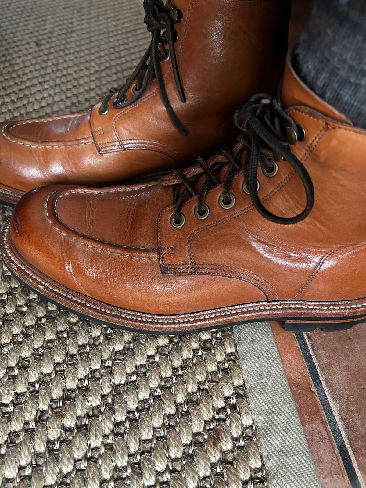 Photo by ComonomoC on November 23, 2023 of the Grant Stone Brass Boot in Unknown Natural Veg Tan.