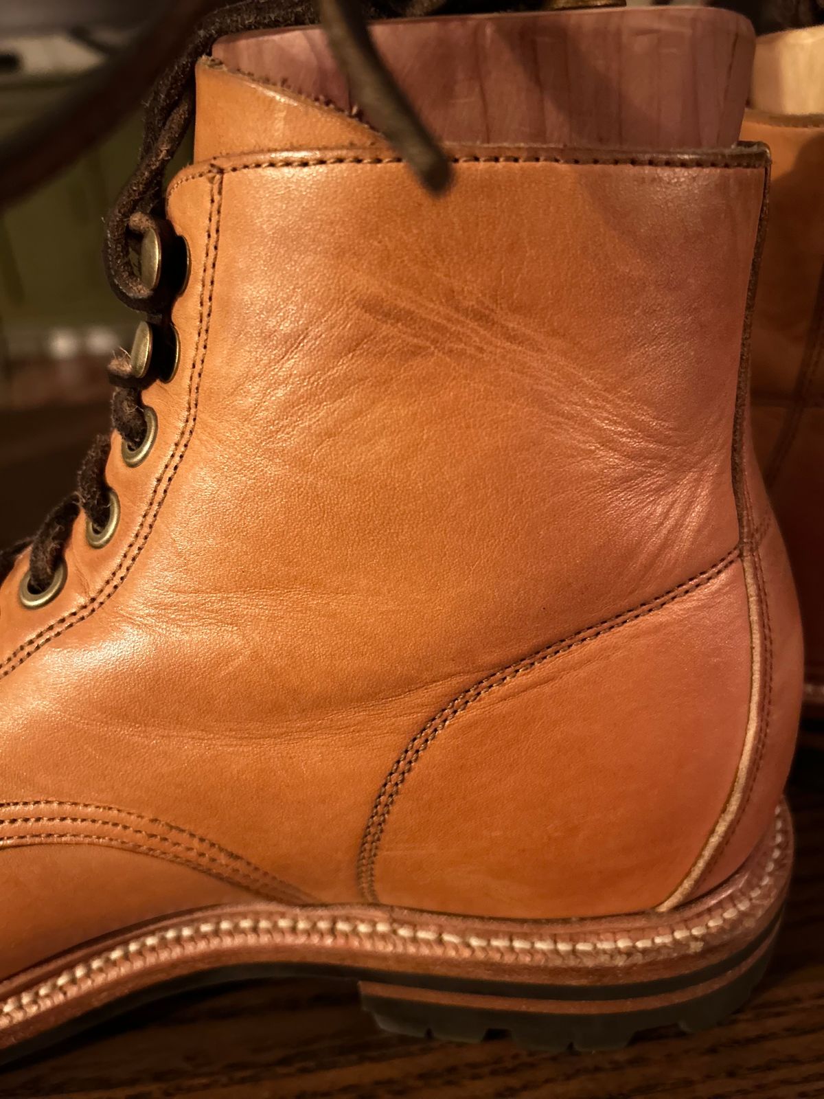 Photo by ComonomoC on October 3, 2023 of the Grant Stone Brass Boot in Unknown Natural Veg Tan.