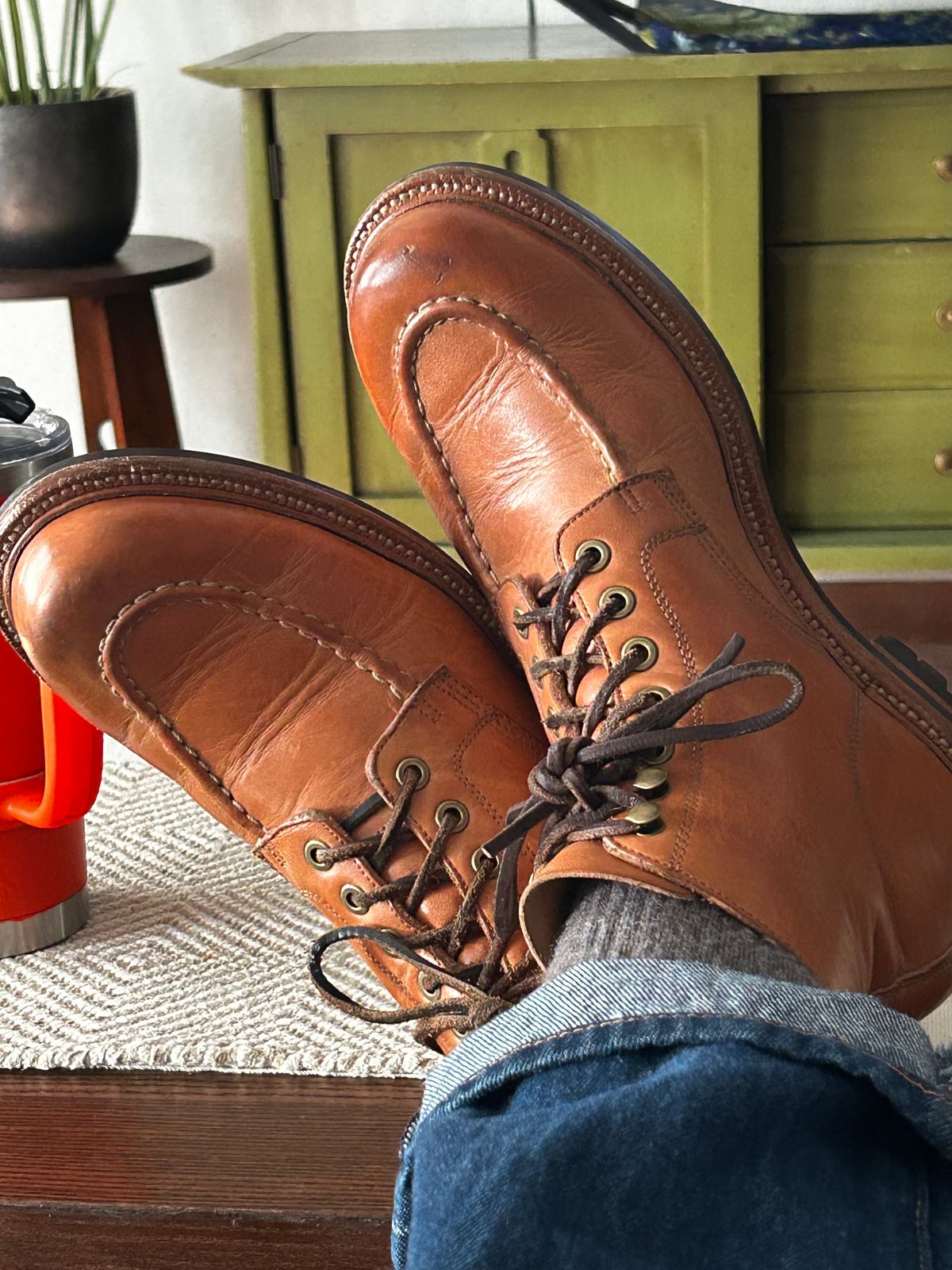 Photo by ComonomoC on November 23, 2023 of the Grant Stone Brass Boot in Unknown Natural Veg Tan.