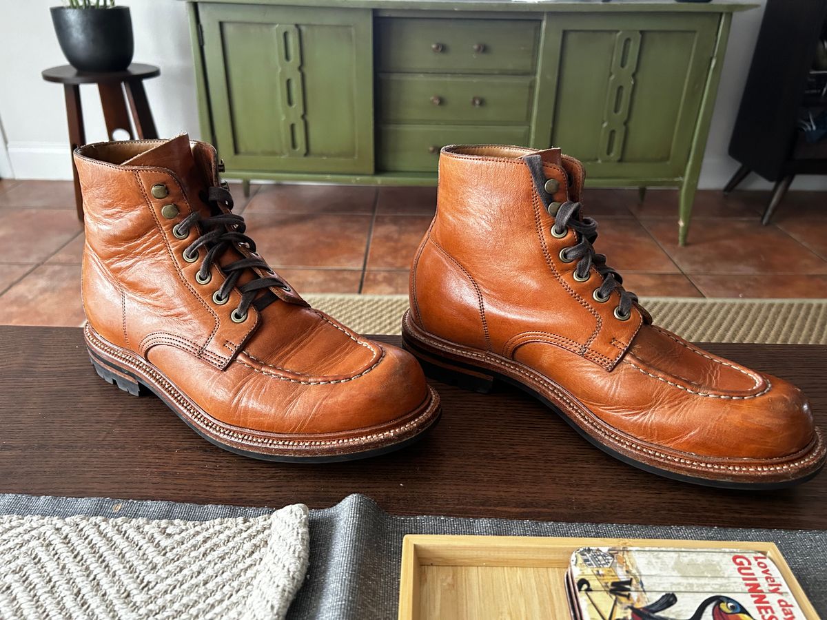 Photo by ComonomoC on February 21, 2024 of the Grant Stone Brass Boot in Unknown Natural Veg Tan.