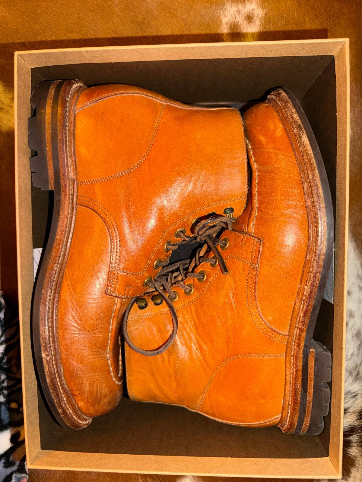 Photo by ComonomoC on January 14, 2026 of the Grant Stone Brass Boot in Unknown Natural Veg Tan.