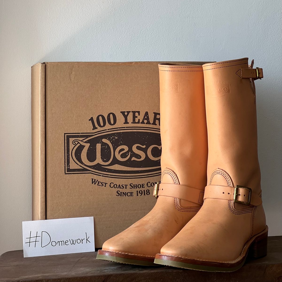 Photo by mediumraw09 on October 2, 2022 of the Wesco Boss Engineer Boot in Horween Natural Essex.