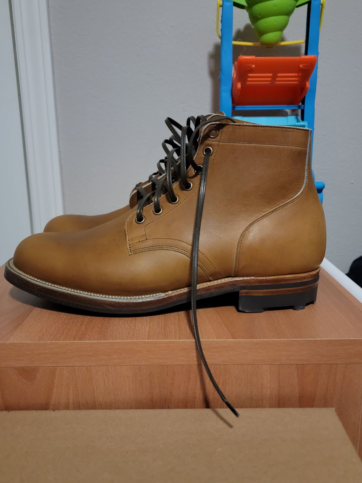 Photo by basboy on October 1, 2022 of the Viberg Service Boot in Horween Oak Chromepak.