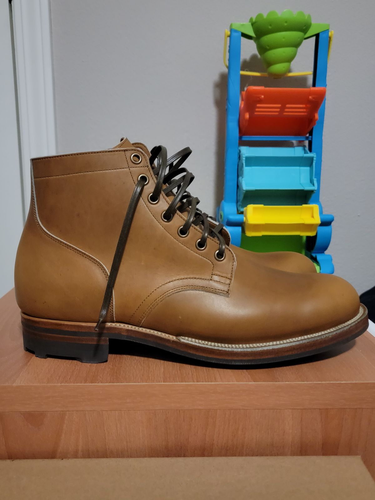 Photo by basboy on October 1, 2022 of the Viberg Service Boot in Horween Oak Chromepak.