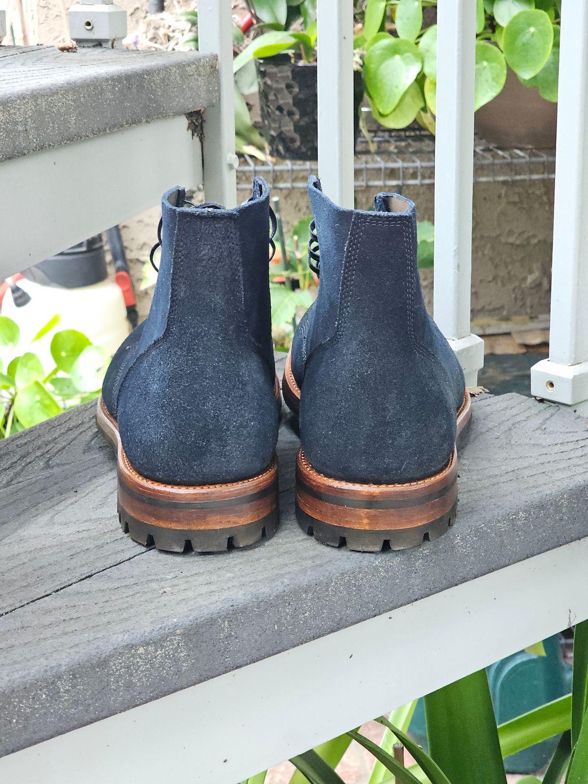 Photo by basboy on October 1, 2023 of the Oak Street Bootmakers Field Boot in Horween Natural Indigo Chromexcel Roughout.