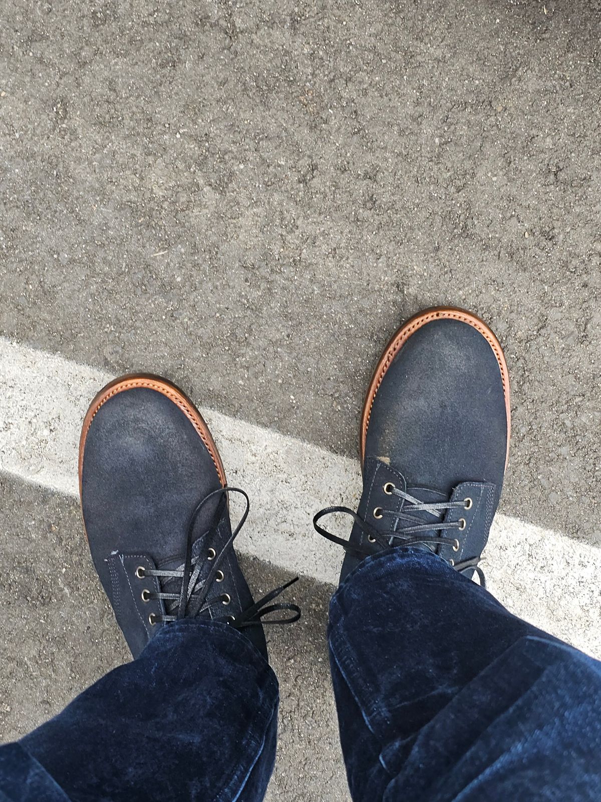Photo by basboy on November 5, 2023 of the Oak Street Bootmakers Field Boot in Horween Natural Indigo Chromexcel Roughout.