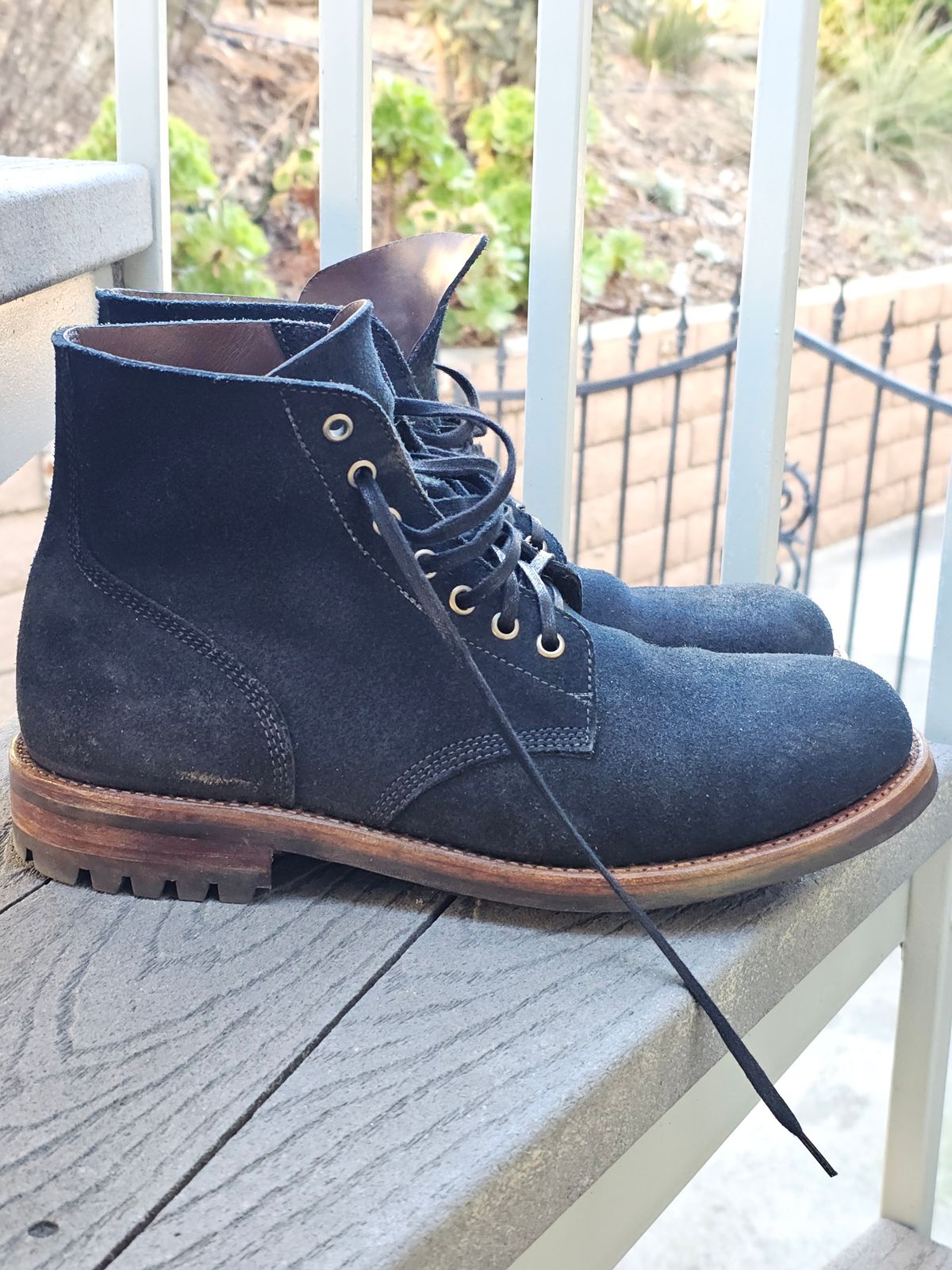 Photo by basboy on November 5, 2023 of the Oak Street Bootmakers Field Boot in Horween Natural Indigo Chromexcel Roughout.