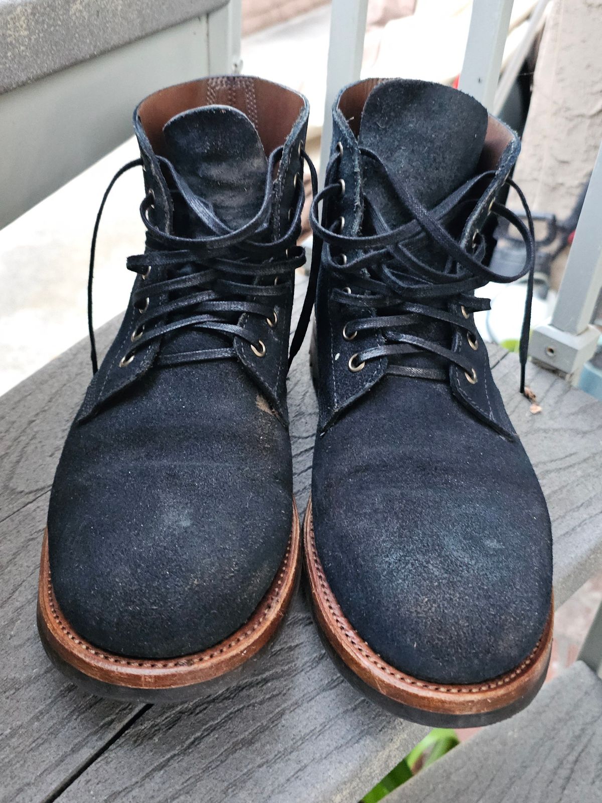 Photo by basboy on December 5, 2023 of the Oak Street Bootmakers Field Boot in Horween Natural Indigo Chromexcel Roughout.