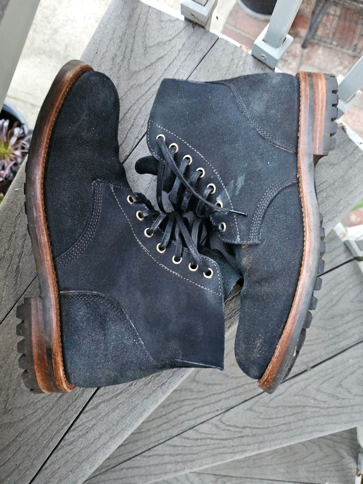 Photo by basboy on December 5, 2023 of the Oak Street Bootmakers Field Boot in Horween Natural Indigo Chromexcel Roughout.
