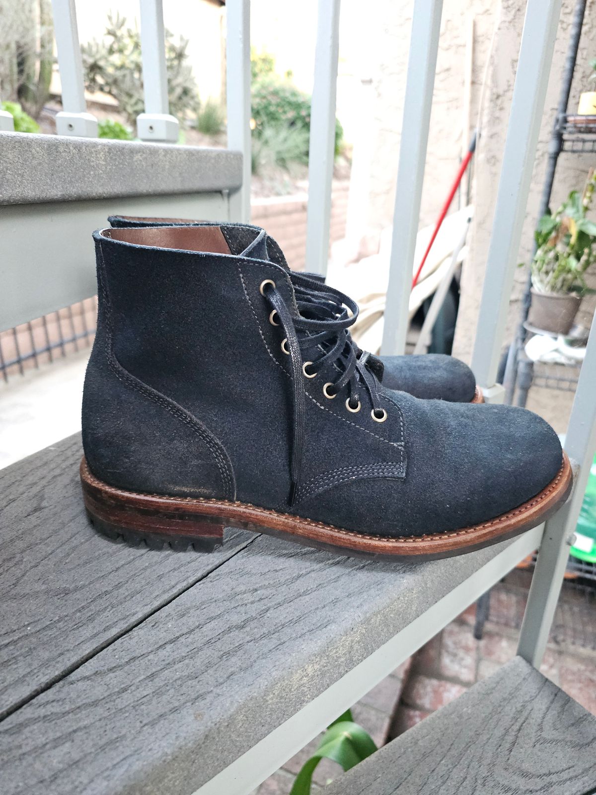 Photo by basboy on December 5, 2023 of the Oak Street Bootmakers Field Boot in Horween Natural Indigo Chromexcel Roughout.