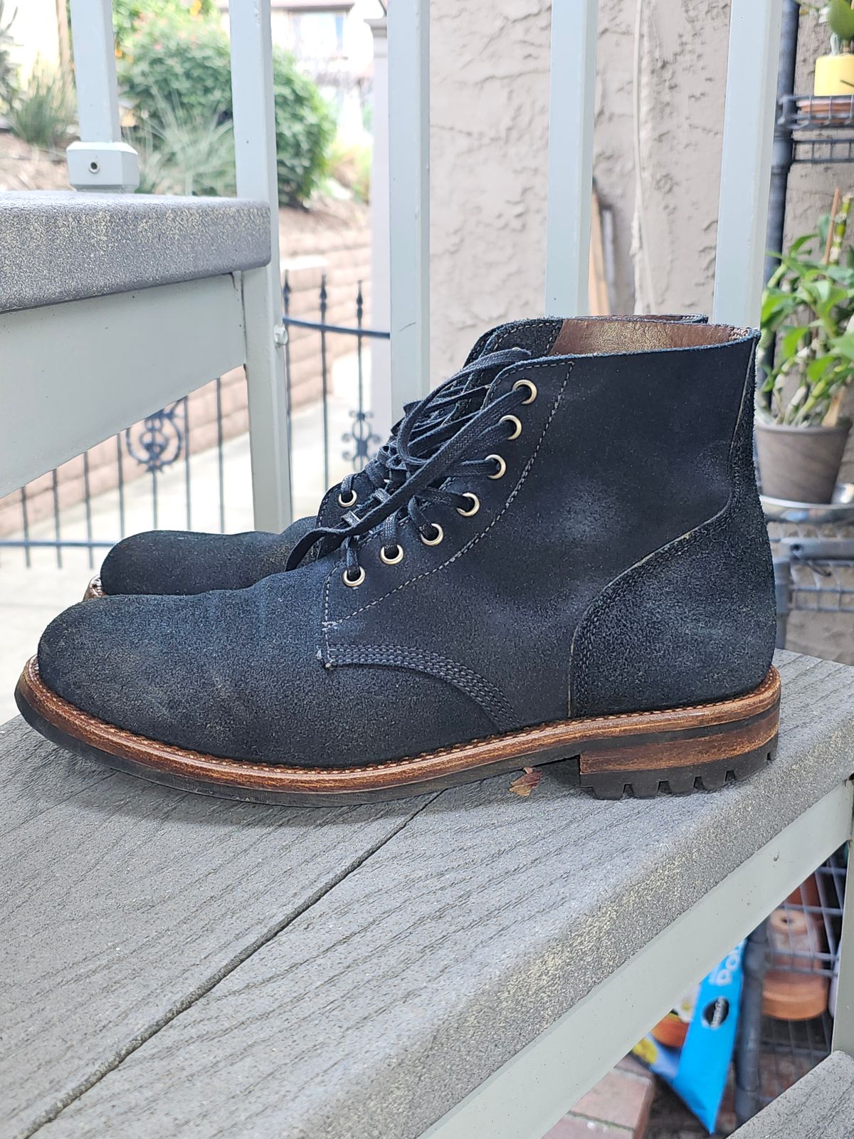 Photo by basboy on January 5, 2024 of the Oak Street Bootmakers Field Boot in Horween Natural Indigo Chromexcel Roughout.