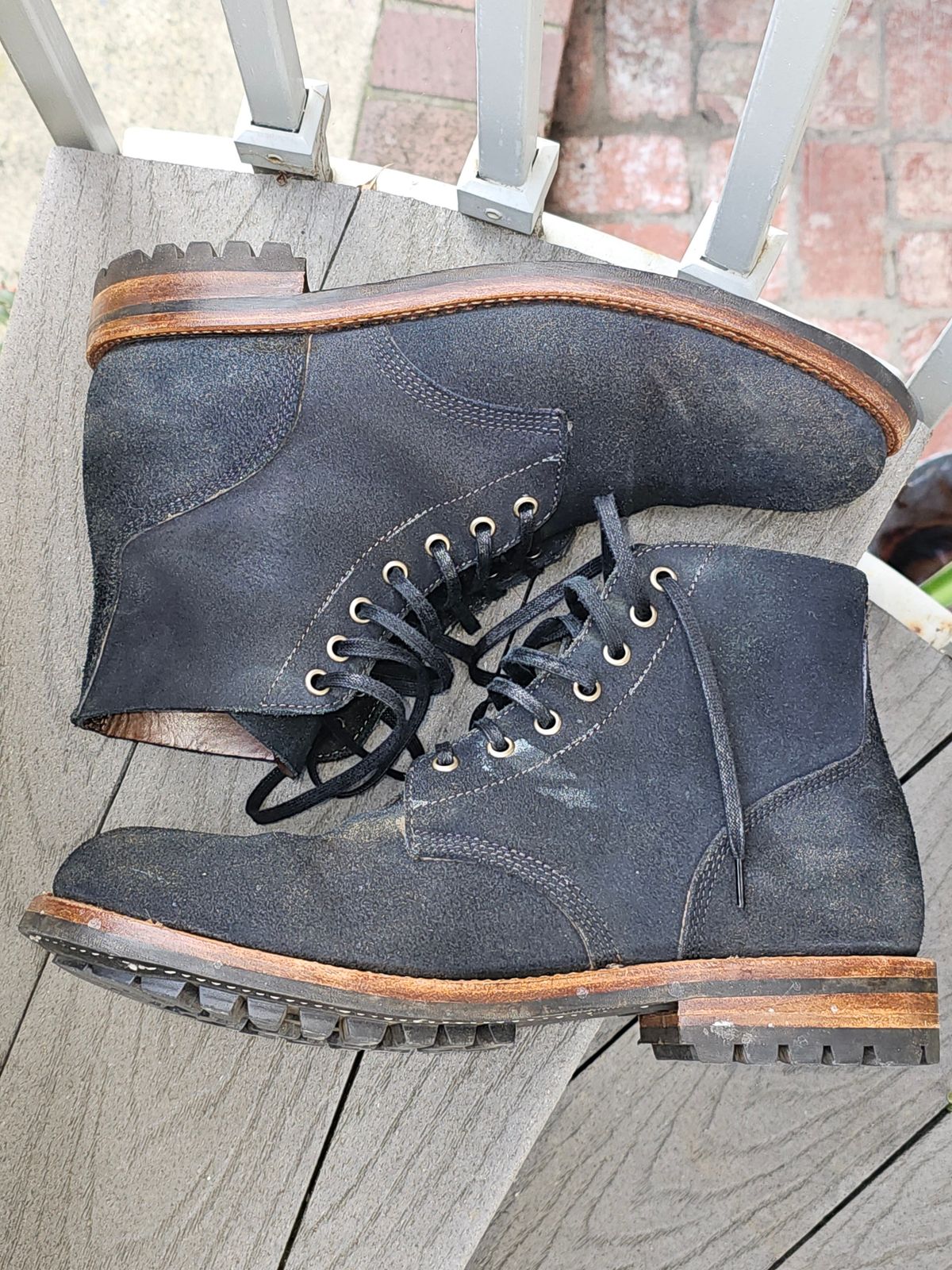Photo by basboy on January 5, 2024 of the Oak Street Bootmakers Field Boot in Horween Natural Indigo Chromexcel Roughout.
