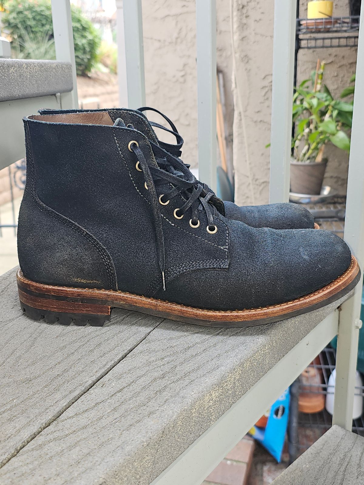 Photo by basboy on January 5, 2024 of the Oak Street Bootmakers Field Boot in Horween Natural Indigo Chromexcel Roughout.