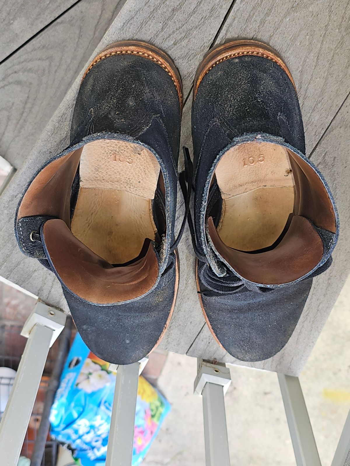 Photo by basboy on January 5, 2024 of the Oak Street Bootmakers Field Boot in Horween Natural Indigo Chromexcel Roughout.