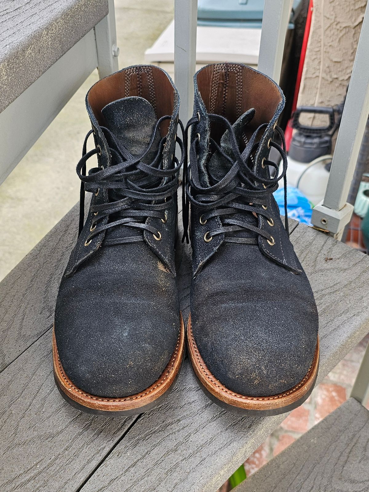 Photo by basboy on February 3, 2024 of the Oak Street Bootmakers Field Boot in Horween Natural Indigo Chromexcel Roughout.